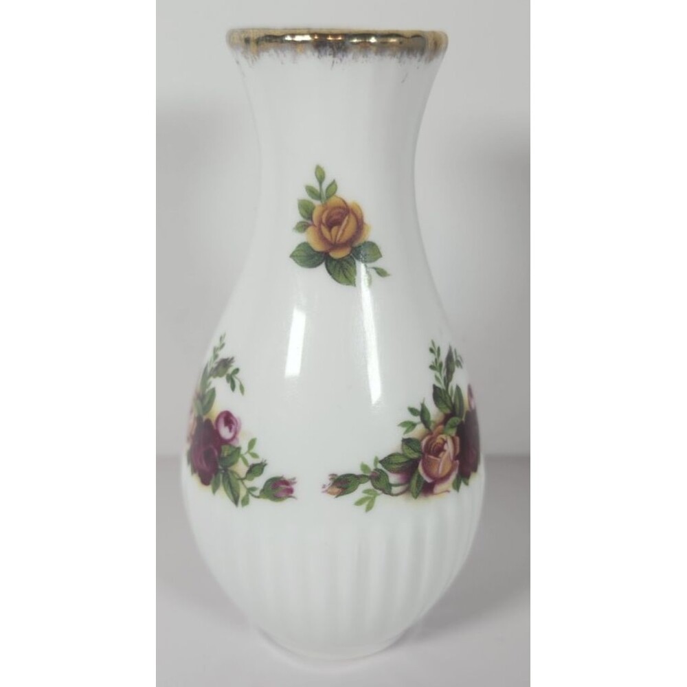 Royal Albert Old Country Roses 4 inch Bud Vase Bone China England Floral EUC
